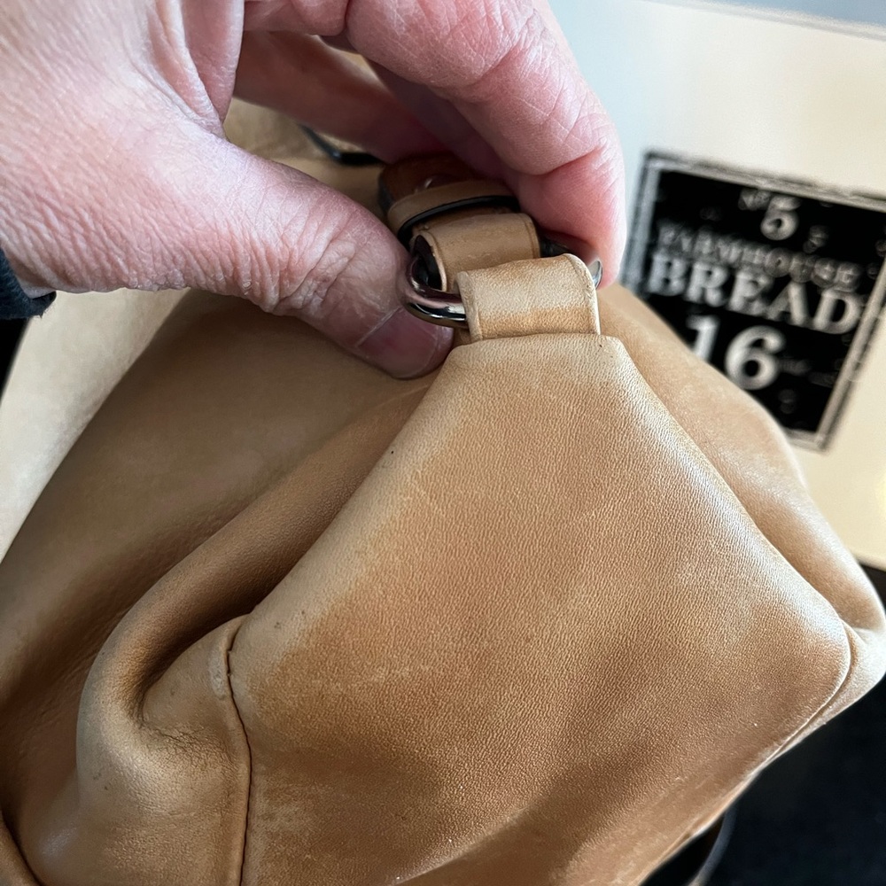 Coach tan leather crossbody bag/ Shoulder Bag - Picture 9 of 13